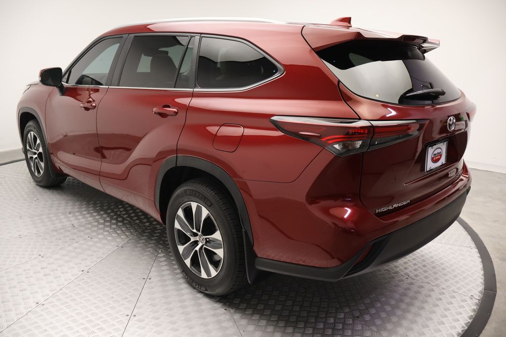 Thumbnail: 2024 Toyota Highlander - 11