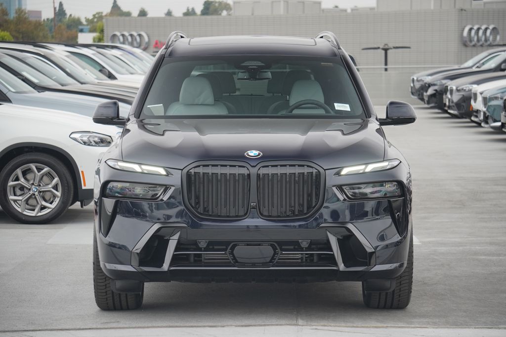 2025 BMW X7 xDrive40i 2