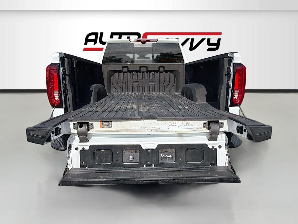 Used 2024 White GMC AT4 image 26