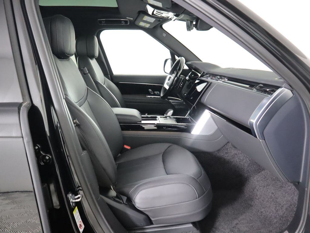 Thumbnail: 2025 Land Rover Range Rover - 21