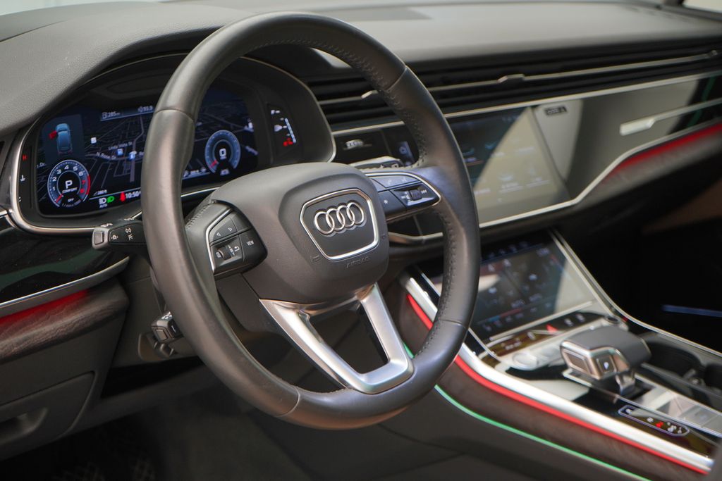 2020 Audi Q7 55 Prestige 8