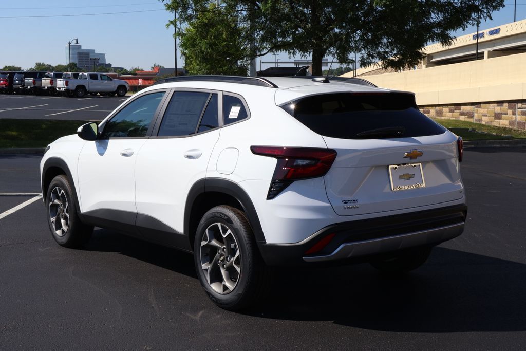 Thumbnail: 2026 Chevrolet Trax - 5