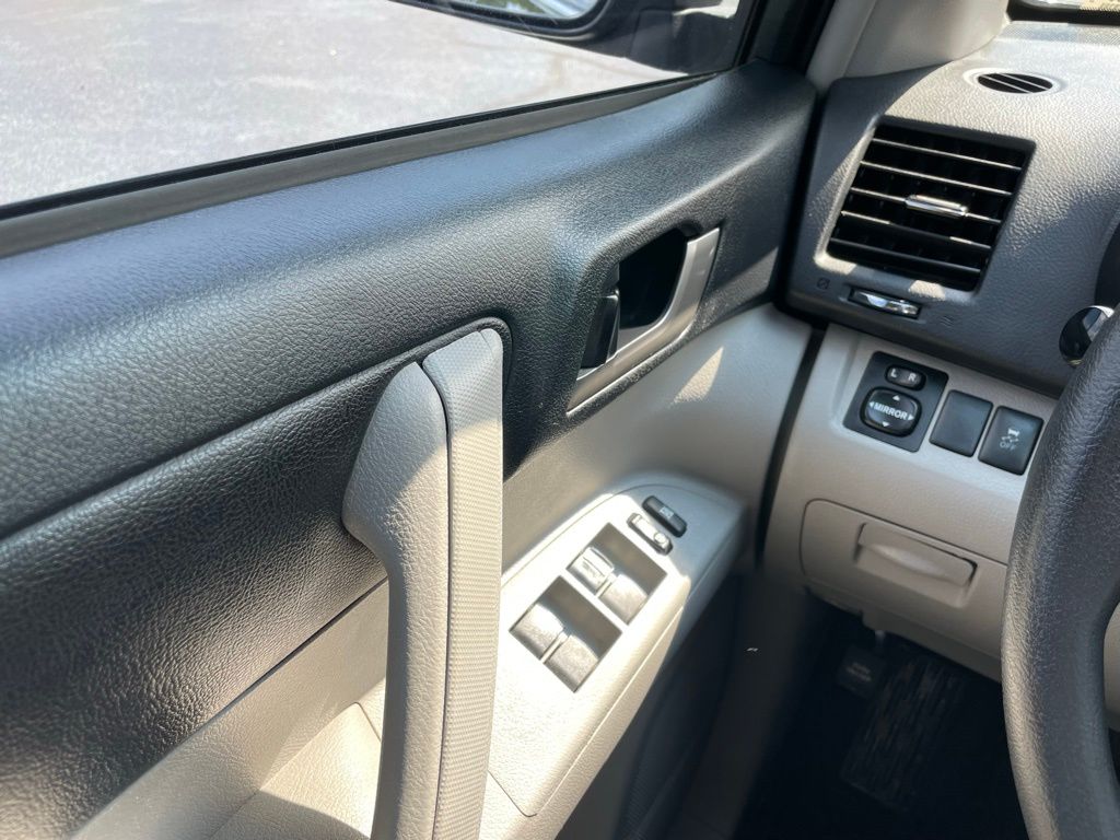 Thumbnail: 2012 Toyota Highlander - 23