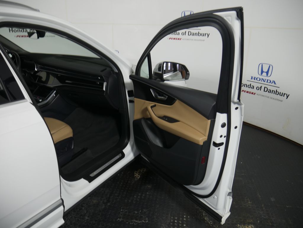 Thumbnail: 2021 Audi Q7 - 7