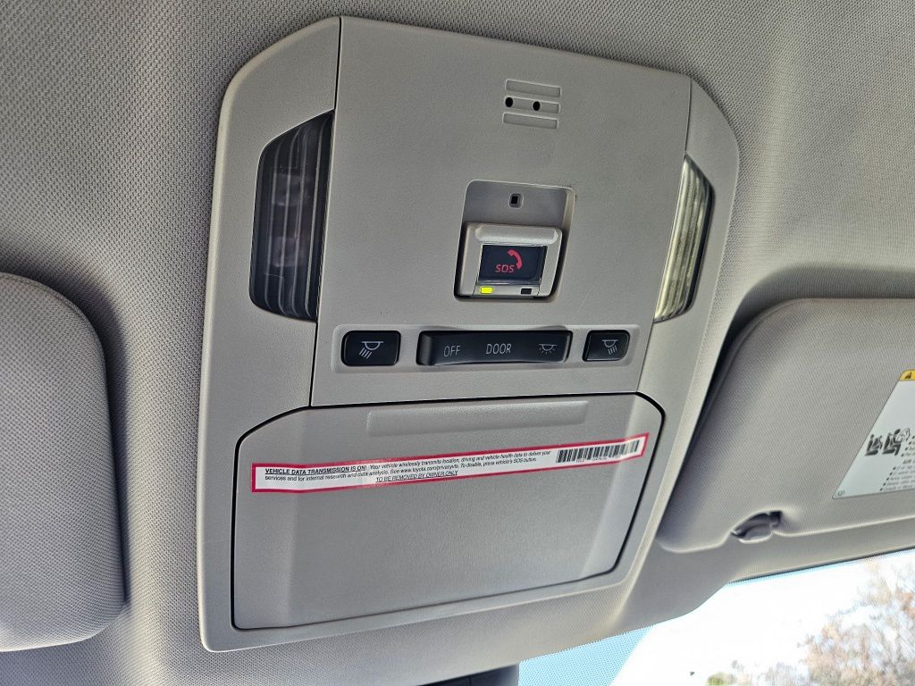 Thumbnail: 2023 Toyota Highlander - 30