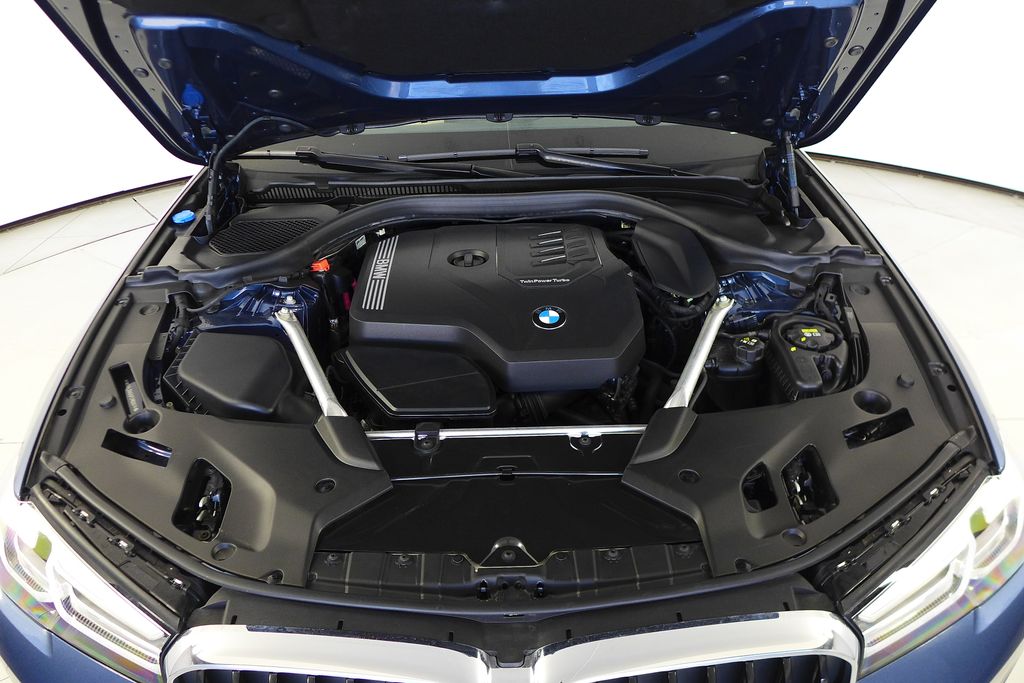 Thumbnail: 2023 BMW 5 Series - 6