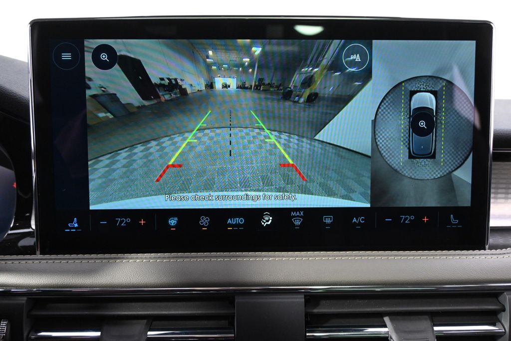 New 2026 White Lincoln Premiere image 31