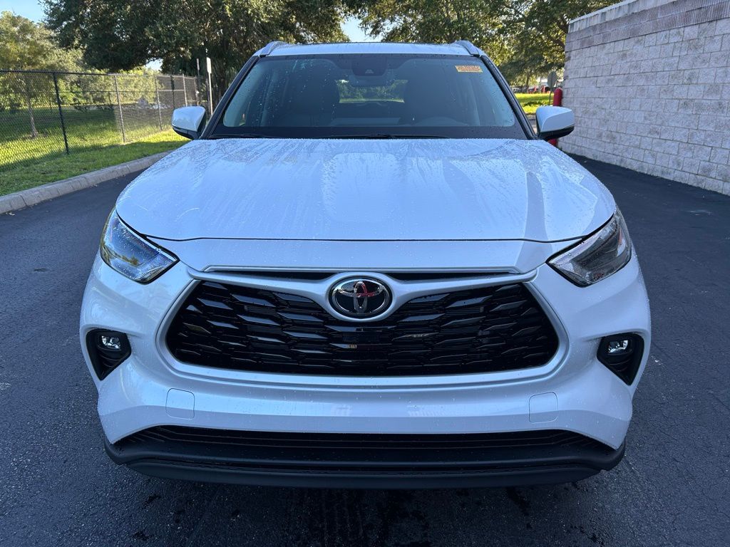 Thumbnail: 2025 Toyota Highlander - 8