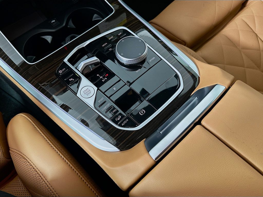 Thumbnail: 2026 BMW X5 - 15