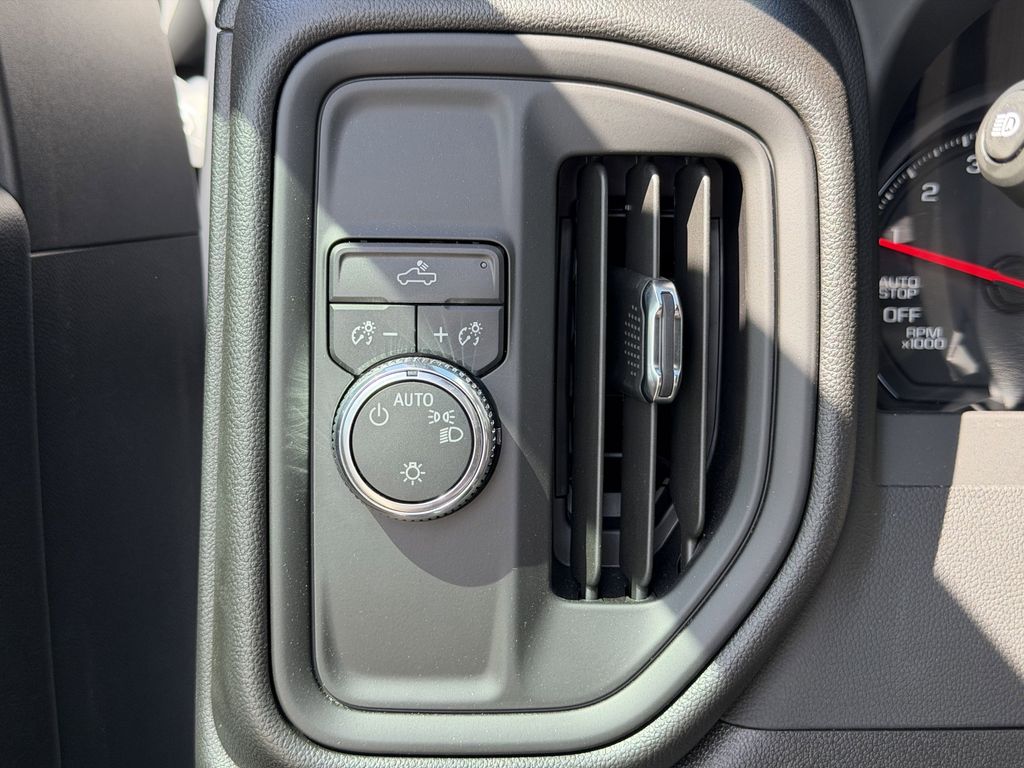 new 2025 GMC Sierra 1500 car, priced at $40,097