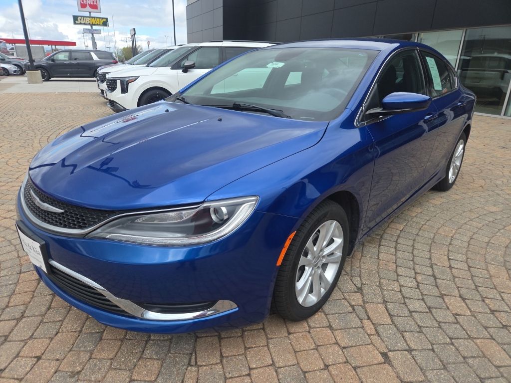 2016 Chrysler 200 Limited Sedan FWD