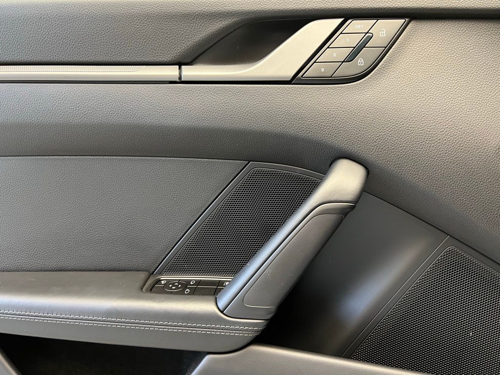 Thumbnail: 2025 Porsche 911 - 19