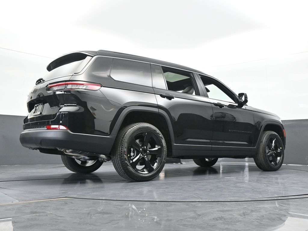 New 2026 Diamond Black Crystal Pearlcoat Jeep Limited image 59