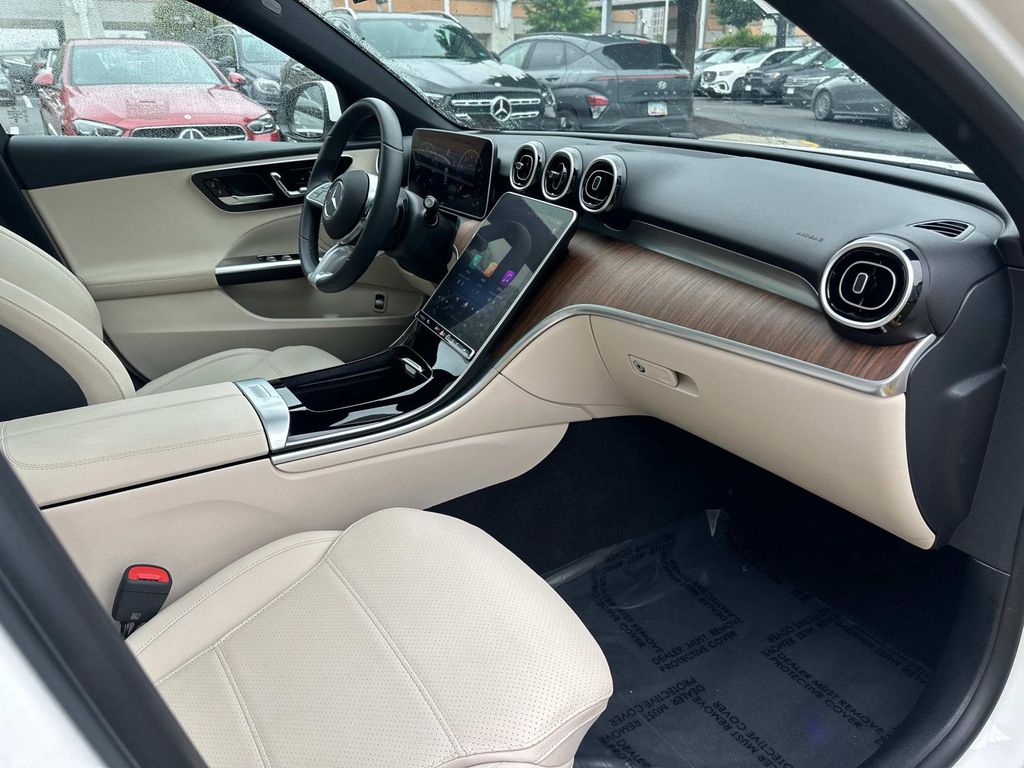 Thumbnail: 2025 Mercedes-Benz C-Class - 19