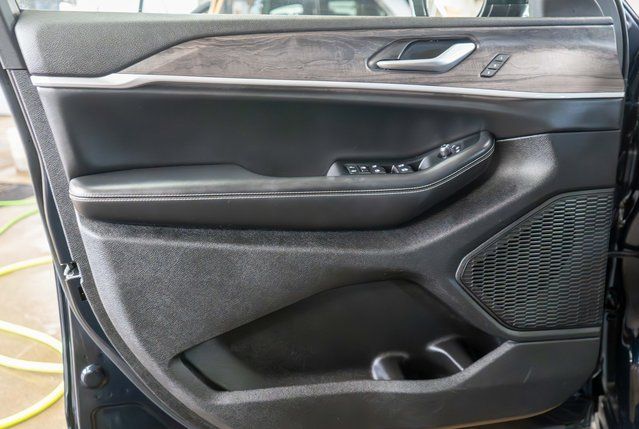 2023 Jeep Grand Cherokee L Limited Blue at Grove City Ford