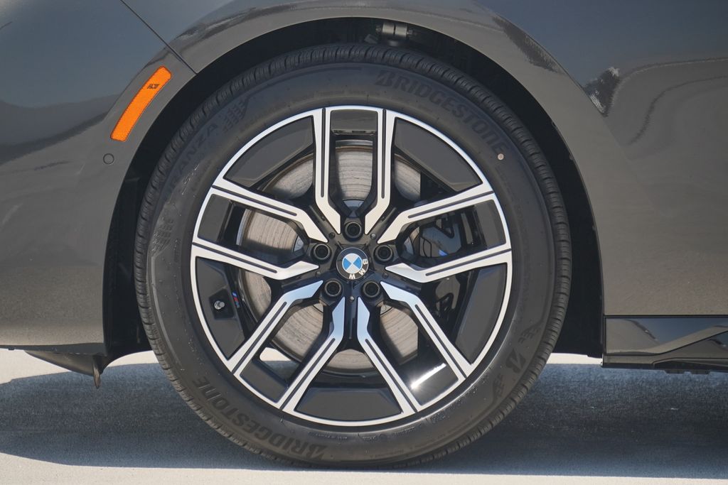Thumbnail: 2026 BMW 7 Series - 5