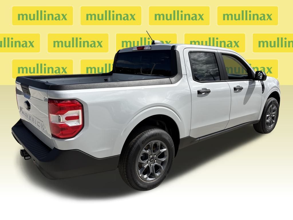 New 2025 White Ford XLT image 4