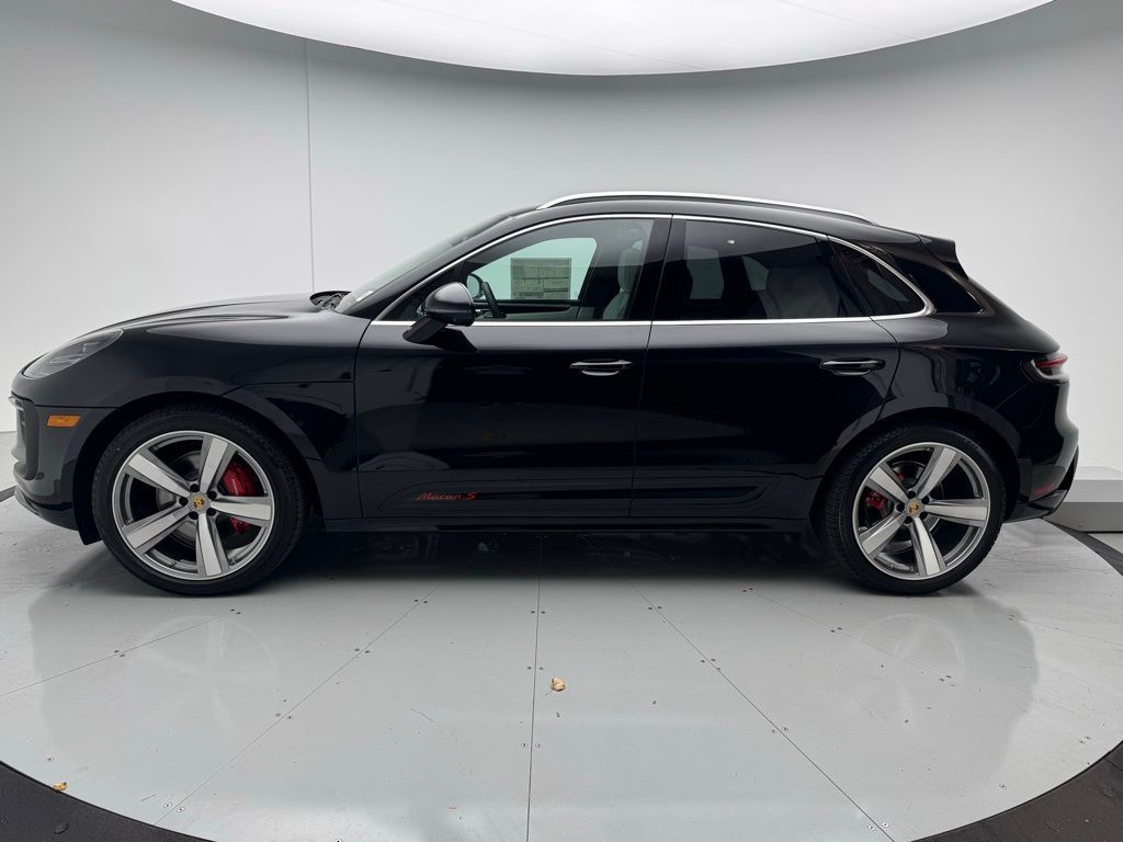 Thumbnail: 2025 Porsche Macan - 2