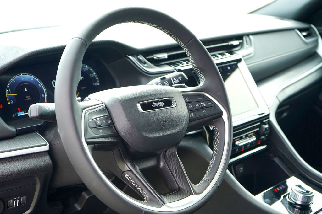 New Car 2025 Jeep Grand Cherokee  Laredo For Sale Under $30,000 In Taylor, Texas