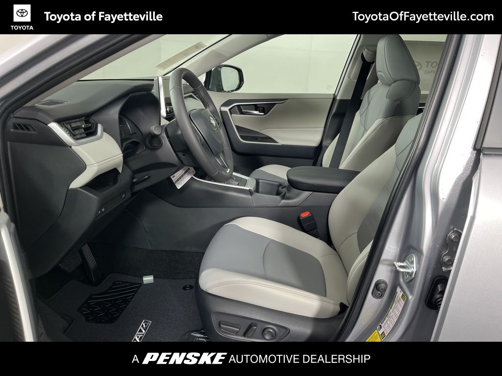 2025 Toyota RAV4 XLE Premium 22