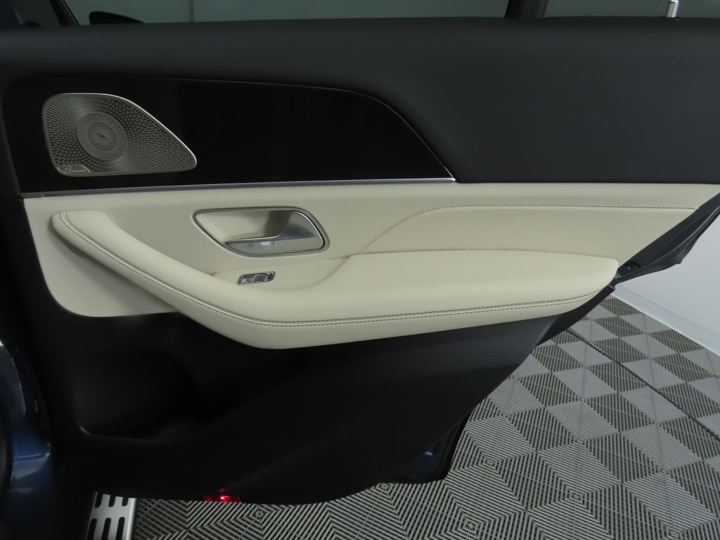 Thumbnail: 2025 Mercedes-Benz GLE - 28