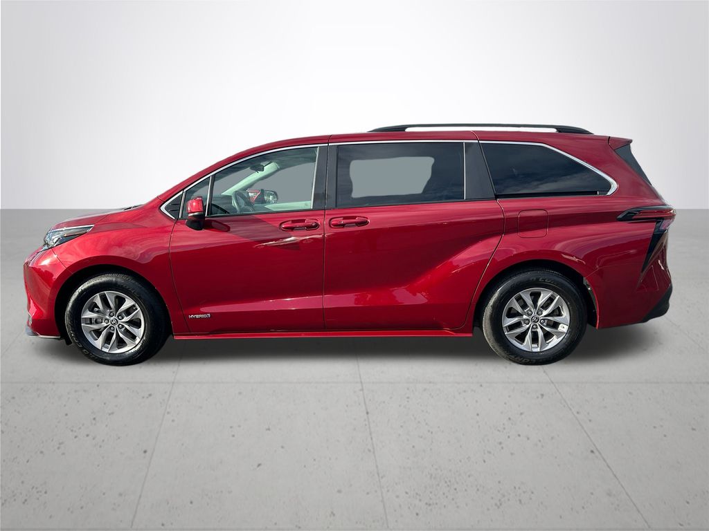 2021 Toyota Sienna LE