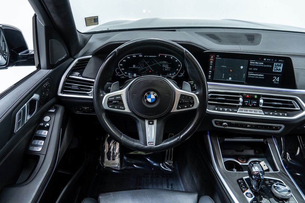 Used 2022 Black BMW M50i image 14