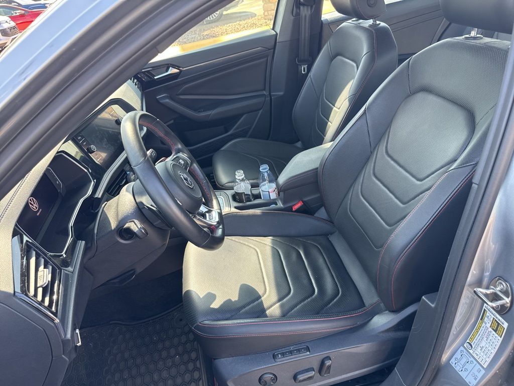Thumbnail: 2021 Volkswagen Jetta - 4