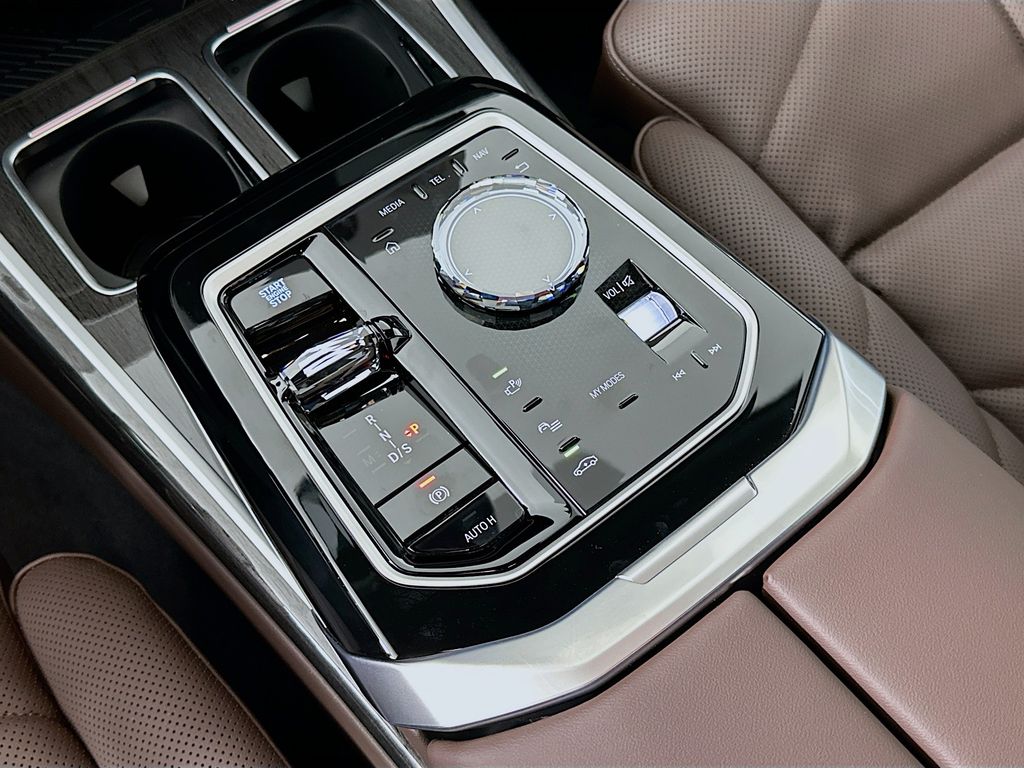 Thumbnail: 2026 BMW 7 Series - 15