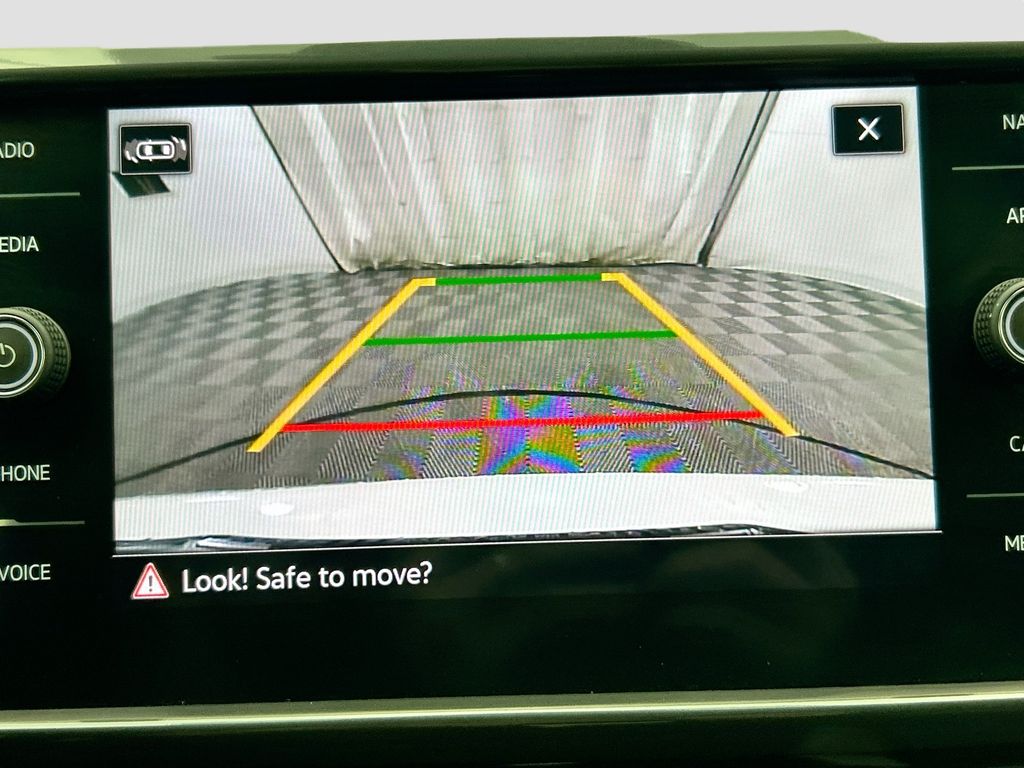 Thumbnail: 2022 Volkswagen Taos - 15