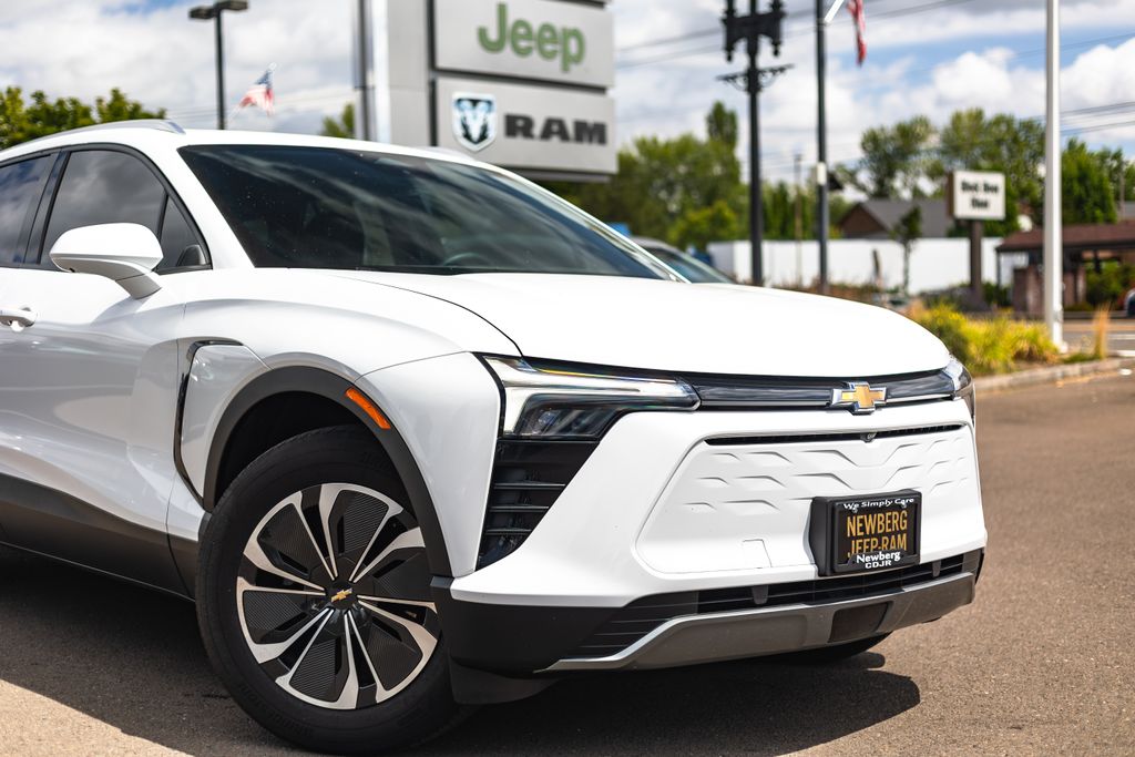 2024 Chevrolet Blazer EV LT thumbnail 3