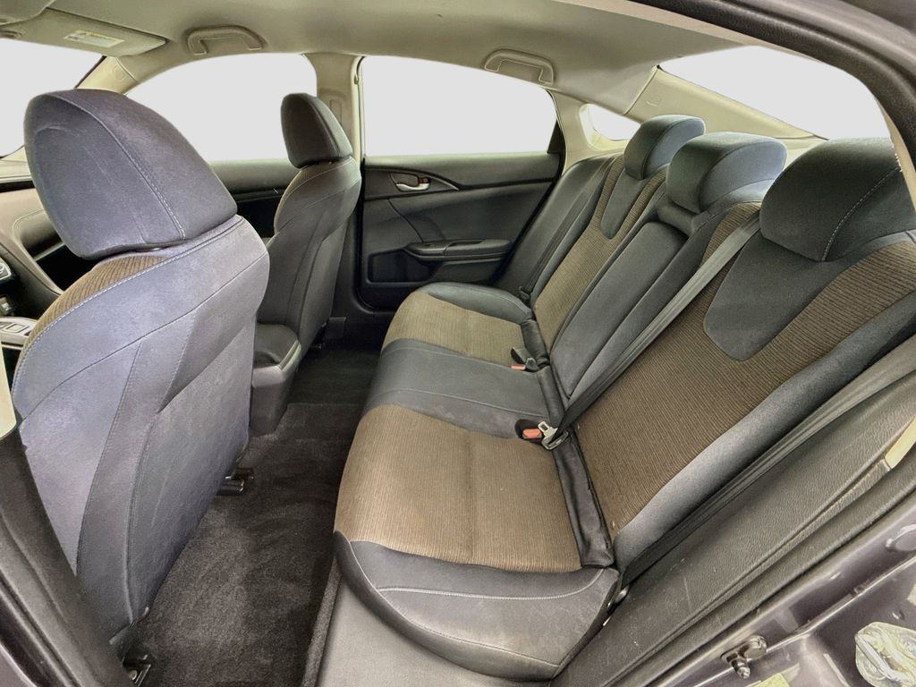 Thumbnail: 2019 Honda Insight - 19