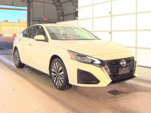 Pearl White Tricoat 2024 Nissan Altima 2.5 SV AWD Sedan All-Wheel Drive Continuously Variable Transmission