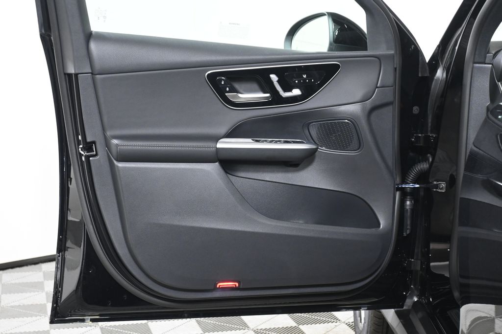 Thumbnail: 2026 Mercedes-Benz GLC - 23