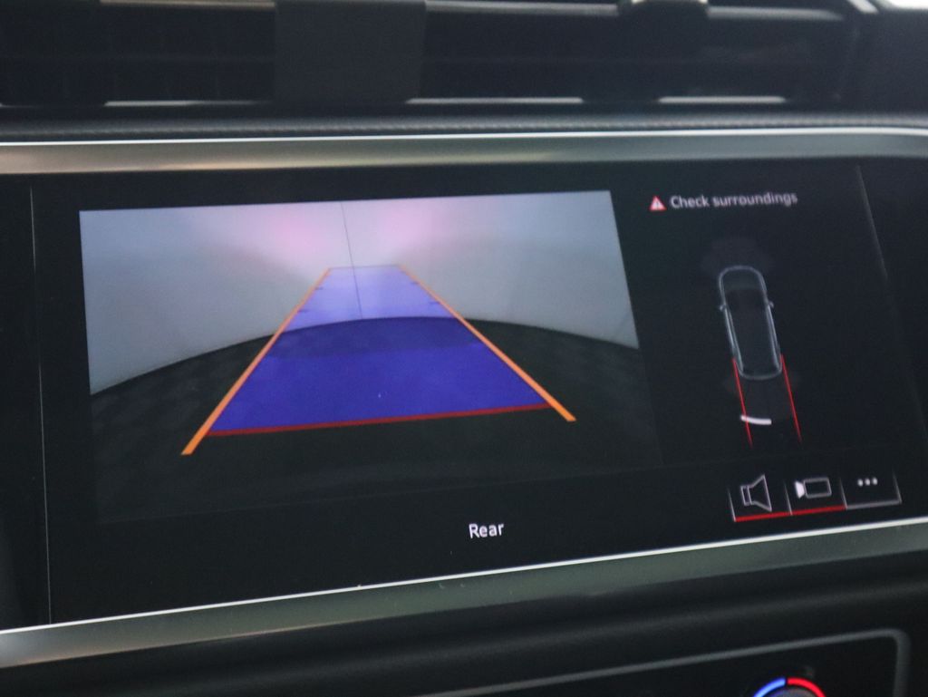 Thumbnail: 2025 Audi Q3 - 16