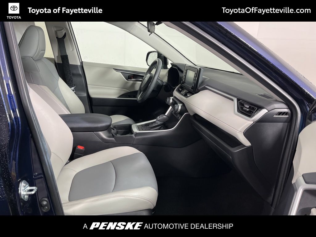 Thumbnail: 2021 Toyota RAV4 - 7