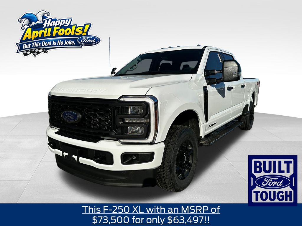 Oxford White 2026 Ford F-250 Super Duty XL Crew Cab 4WD Pickup Truck Four-Wheel Drive Automatic