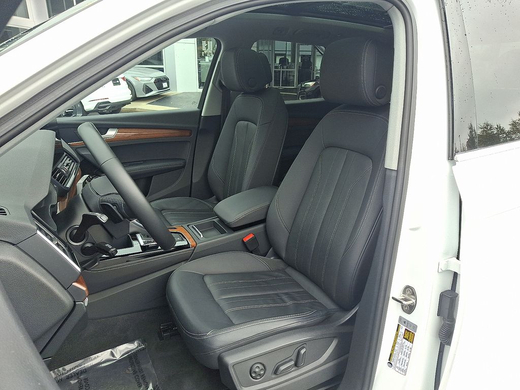 Thumbnail: 2022 Audi Q5 - 13