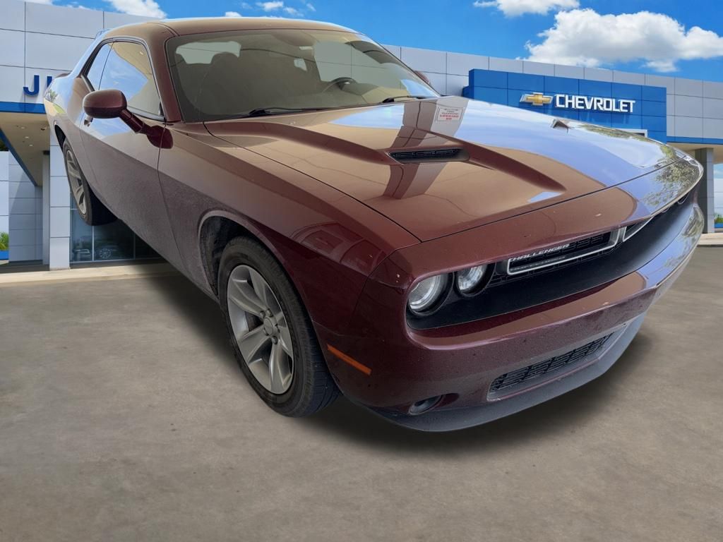 Octane Red Pearlcoat 2020 Dodge Challenger SXT RWD Coupe Rear-Wheel Drive 8-Speed Automatic