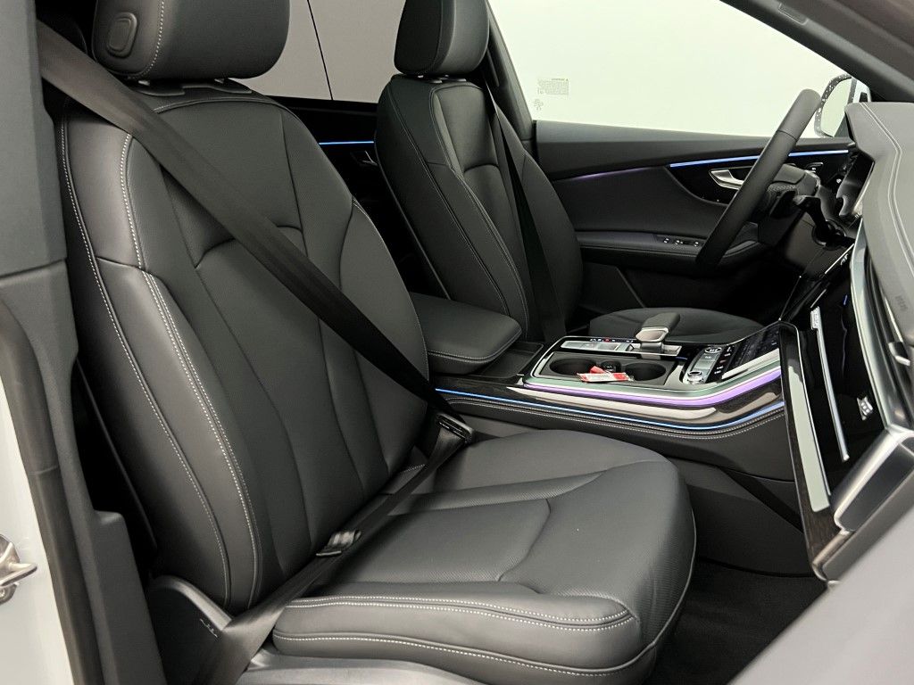 Thumbnail: 2026 Audi Q8 - 14