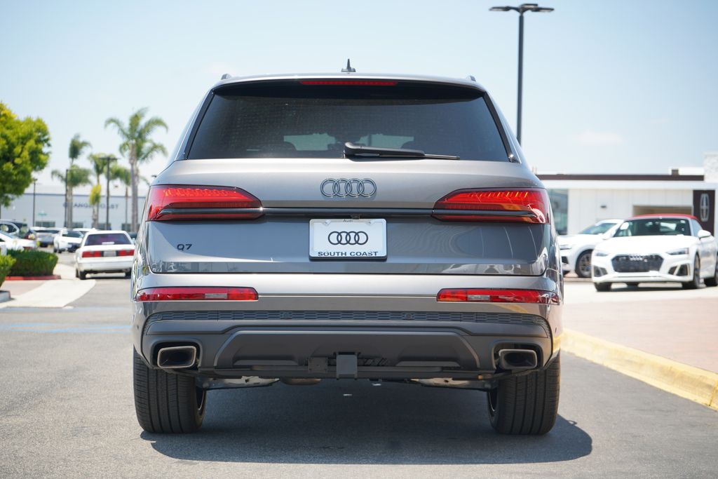 2025 Audi Q7  4