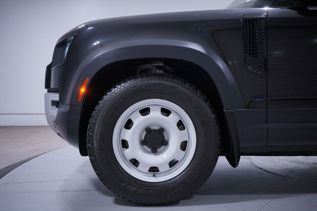 Thumbnail: 2022 Land Rover Defender - 2