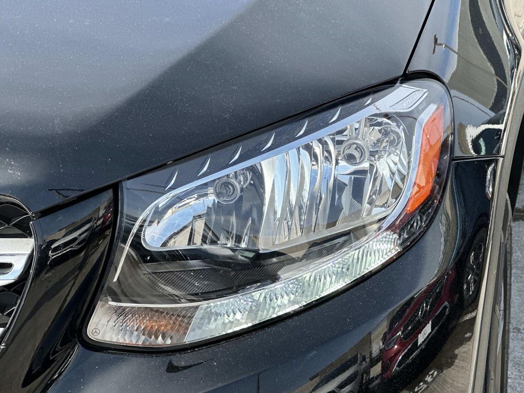 Thumbnail: 2019 Mercedes-Benz GLC - 3