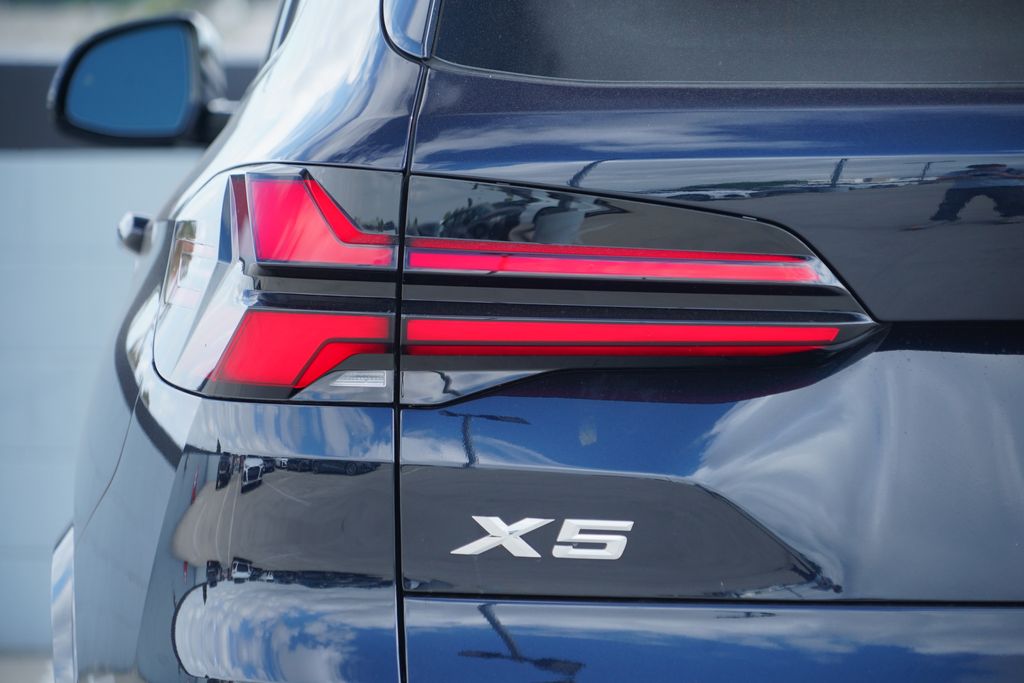 Thumbnail: 2026 BMW X5 - 9