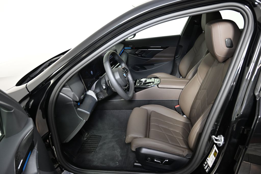 Thumbnail: 2026 BMW 5 Series - 14