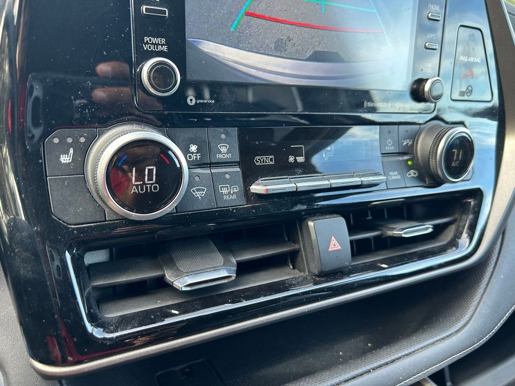 Thumbnail: 2021 Toyota Highlander - 20