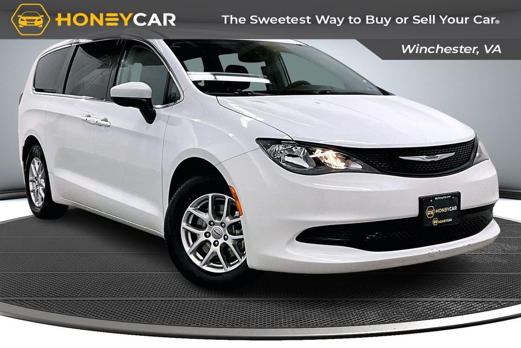 2023 Chrysler Voyager LX FWD