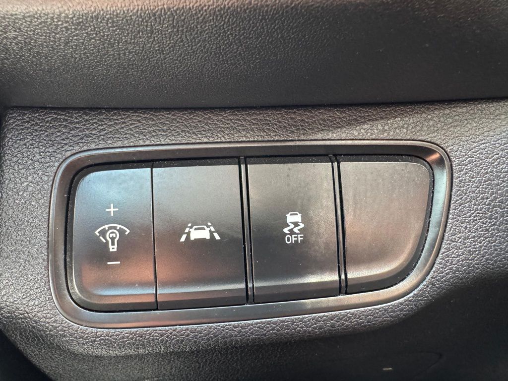 2020 Hyundai Santa Fe SE 26