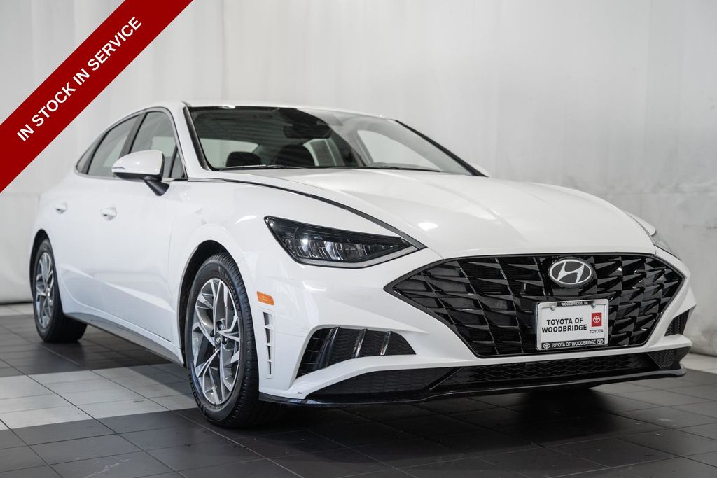 Quartz White 2022 Hyundai Sonata Sedan Front-Wheel Drive 8-Speed Automatic