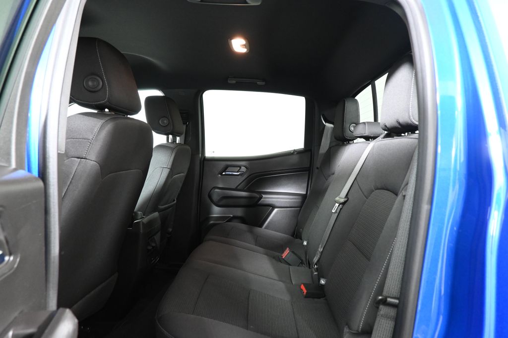 Thumbnail: 2023 Chevrolet Colorado - 32